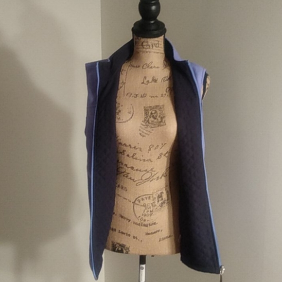 EUC 💙 | Reversible Ladies Fleece Vest - Picture 9 of 10